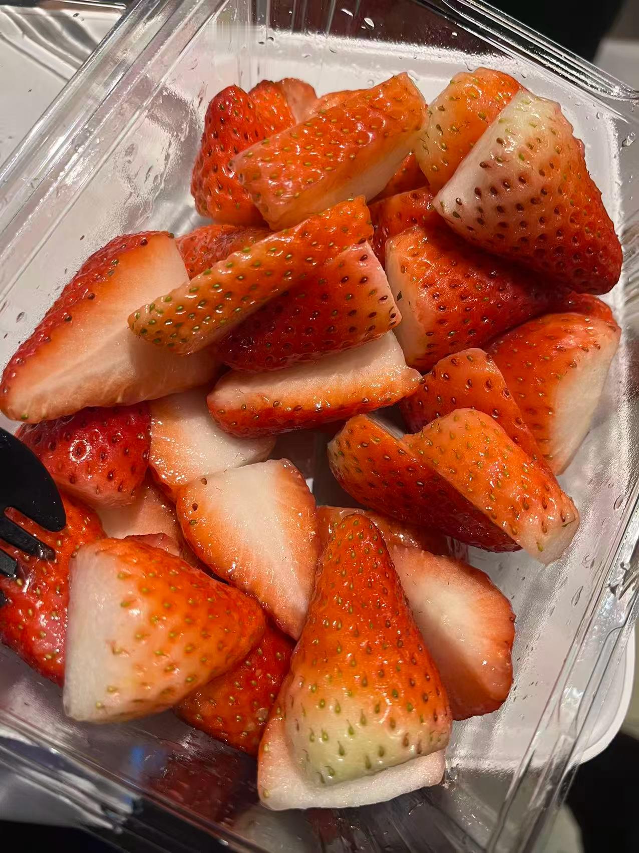 不知道为啥，吃水果心情都会变得好好～