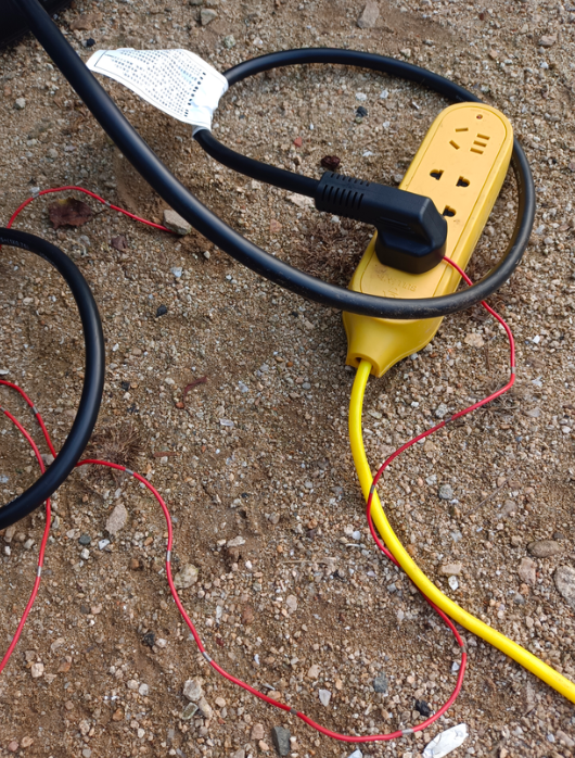 农村没有地线第一次用慢充两千多公里第一次慢充，农村没有地线自己解决下，用的原车