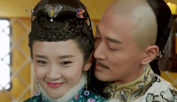 1612年，努尔哈赤的女儿穆库什被丈夫布占泰扒光衣服，绑到柱子上，当着众人的面射