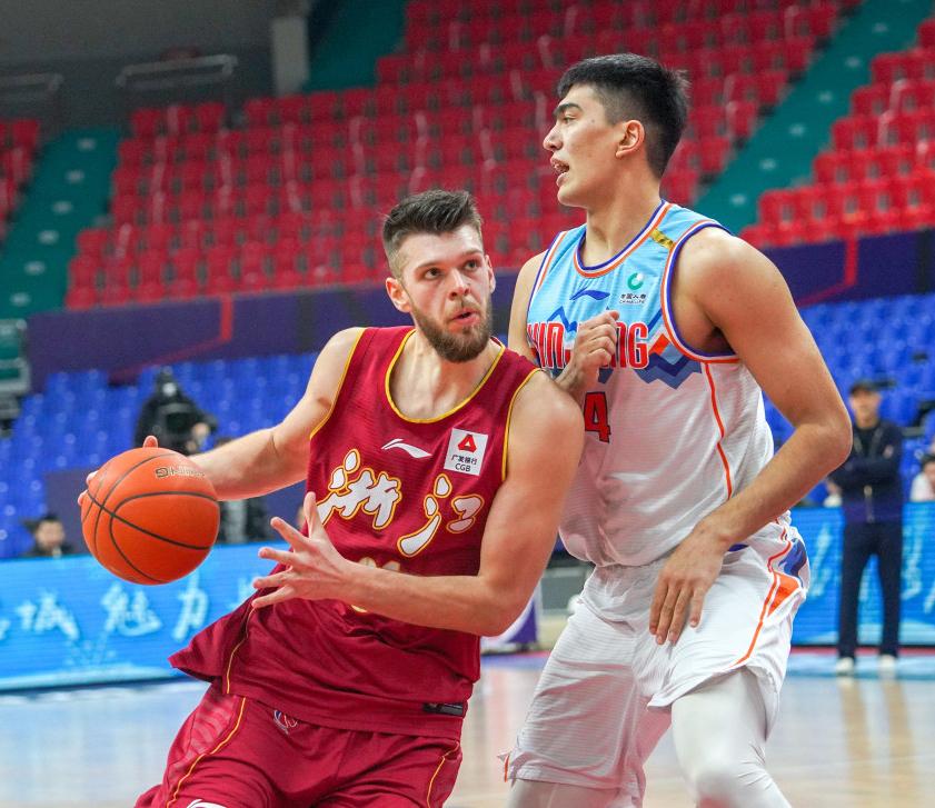 广东东阳光新签下外援拉科塞维奇，又有哪名队员将会出局呢？4月15日，有消息称