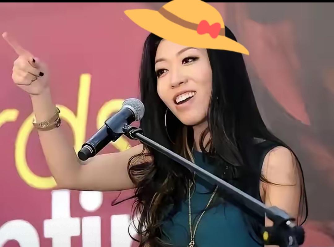 曲婉婷近几日又开始在网上蹦跶了这哪是想家啊分明是兜里的钱烧完了。别忘