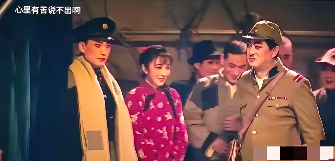 张嘉译也有今天？看到他画着夸张戏曲妆演“鬼子”，连对戏的王晓晨都直呼“笑崩溃了”
