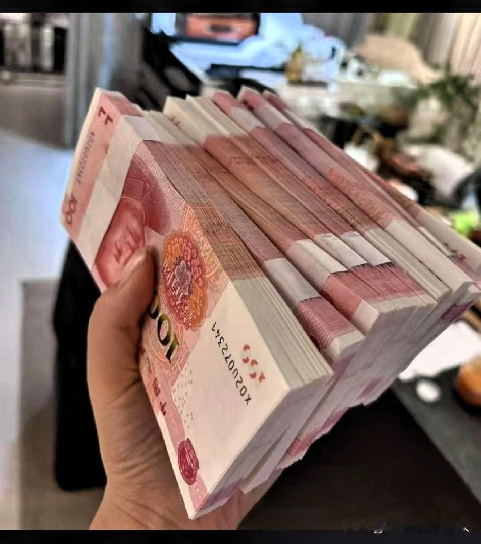 钱，真的太重要了！当你每个月稳定有5000-7000元的收入时，你日常开销生活