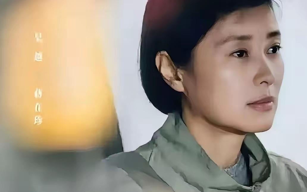 蒋在珍香消玉殒，只在一瞬。谁能想到，这位在《交锋》中由吴越饰演的双面间谍，竟会在首集便遭毒手？她潜伏