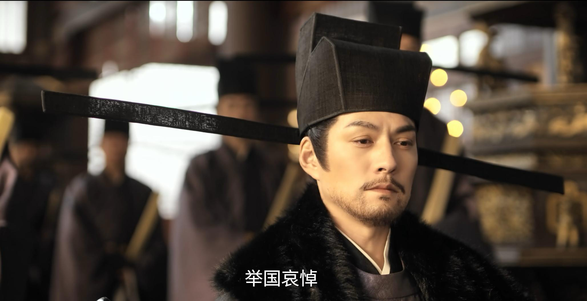 严屹宽的古装仪态真的没对手往那一站就是权臣本臣，压迫感太强了难怪皇帝都被衬得气场