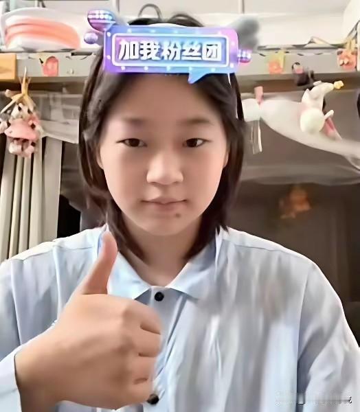 看到很多网友都在说：全红婵的格局真的太大了，这不昨天全红婵第一次打开直播，然