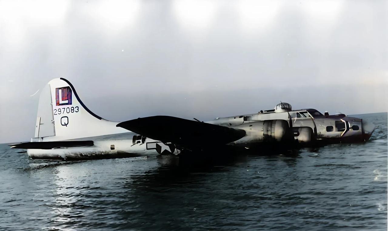 二战时期的1944年4月11日，德国空军第四大队，击伤了一架正在空袭罗斯托克的美