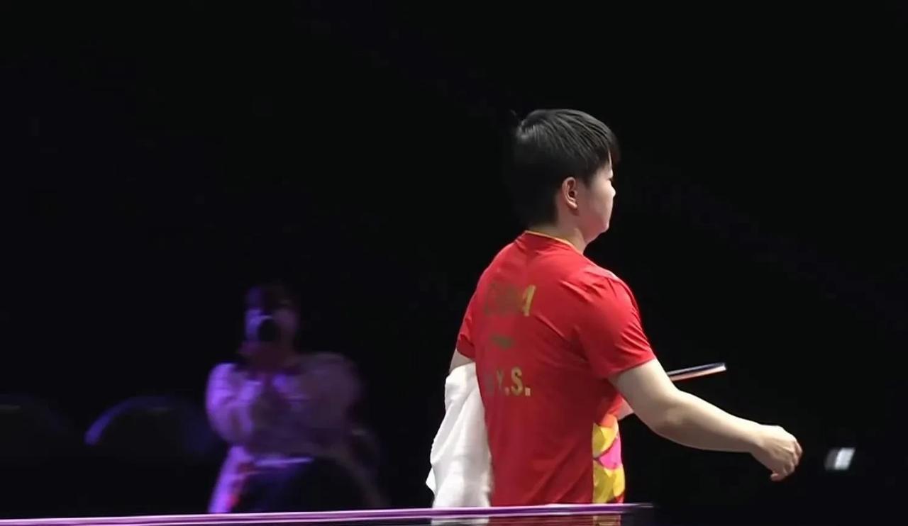 这也太无语了吧！原来让人没想到的是，在wtt横滨冠军赛女单孙颖莎对阵朱芊曦的比