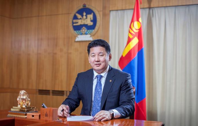 突发！这一邻国政坛突然内乱，亲美派与亲华派“同归于尽”，总统被迫出手。