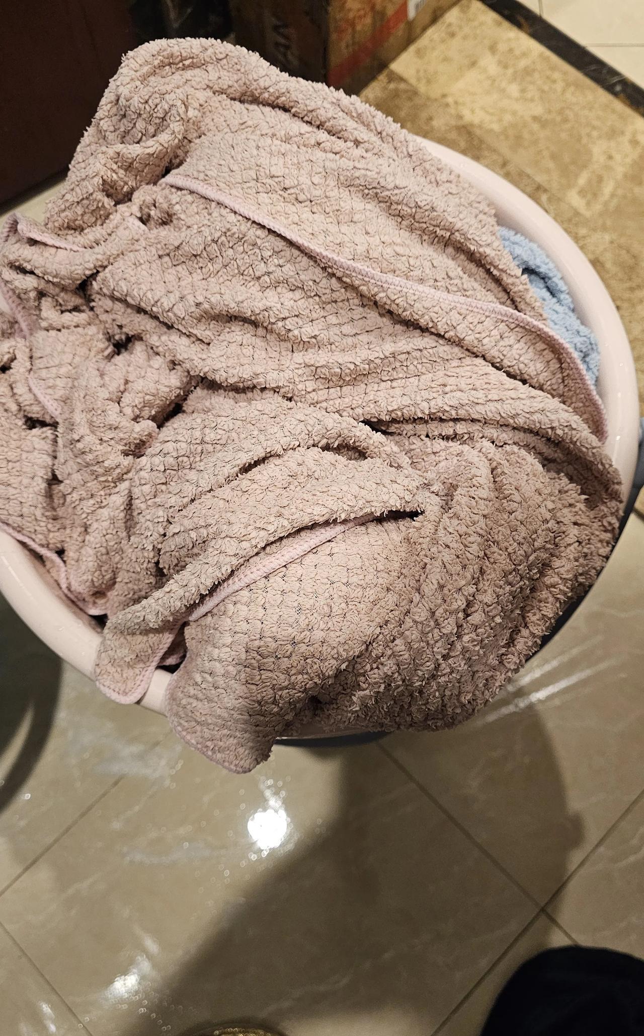 下午，客户在家洗衣服，洗了整整一下午都没洗好。他说洗衣机是不是坏了，后来是我把这