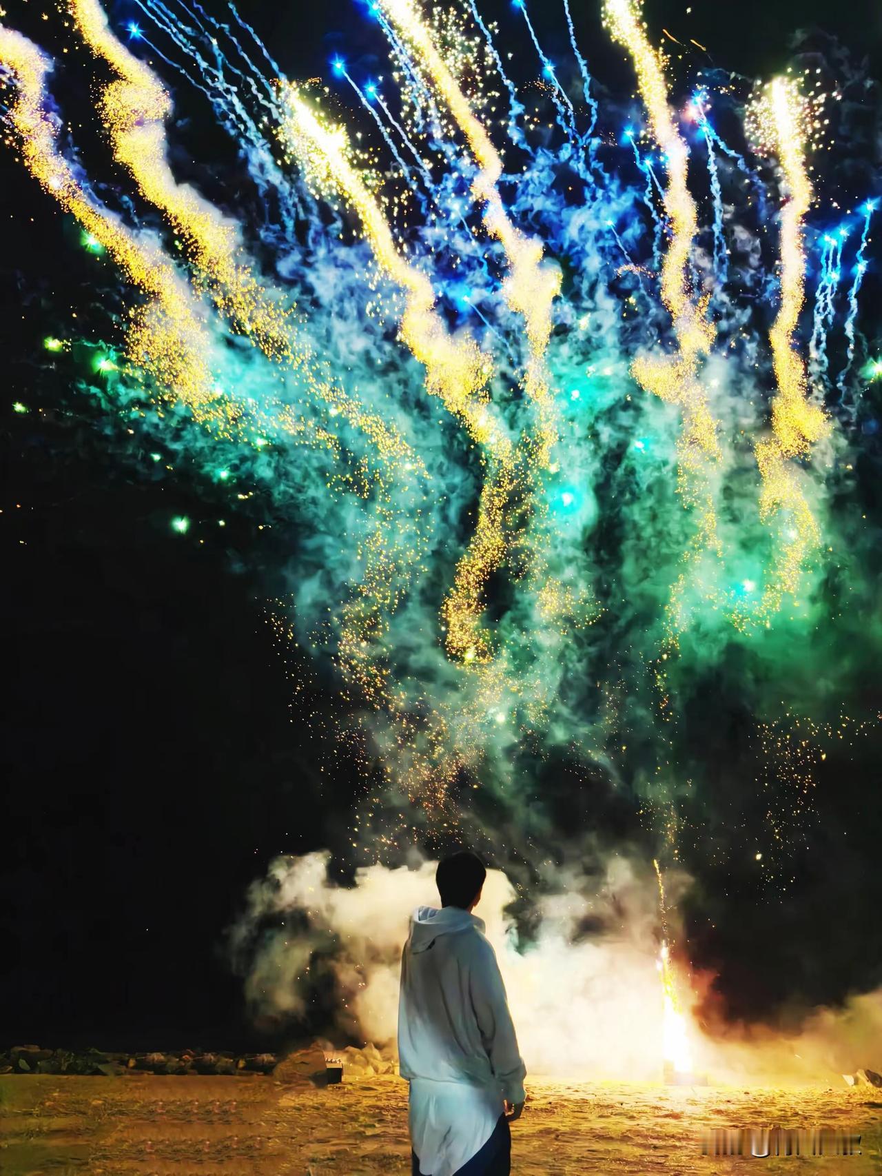 莎莎过生日吃了蛋糕和和面条，不过她今天就要惨了！直接不懂澳门的天气了，莎