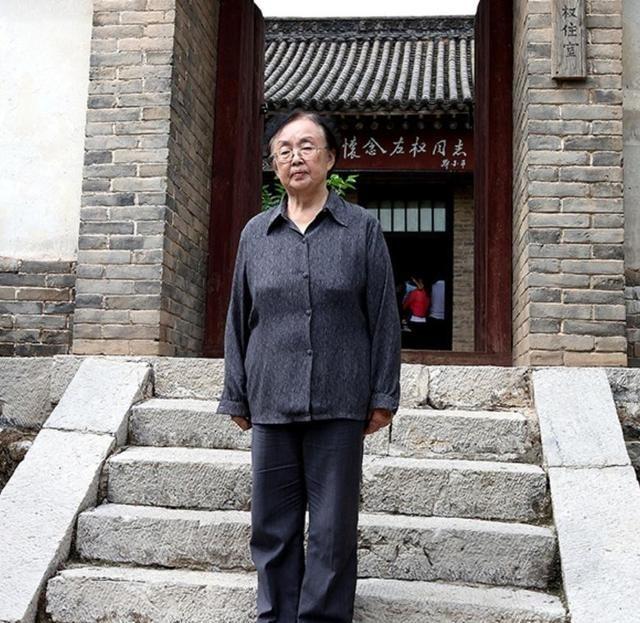 1960年，哈军工院长陈赓办公室冲进一个女孩，她大声问：“凭什么不录取我，我就要