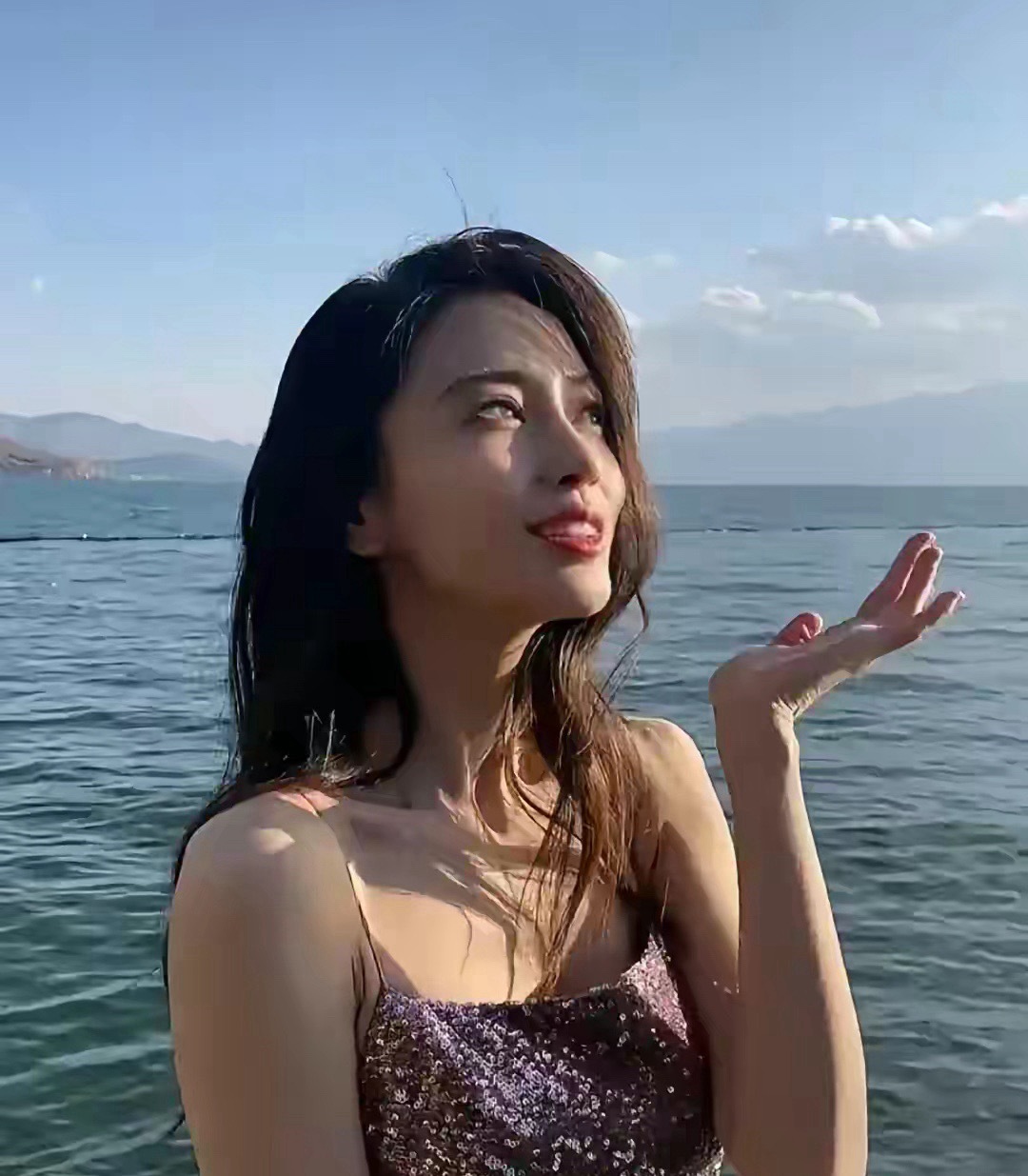 奚梦瑶这富炫得……我两个月工资都买不起啊。