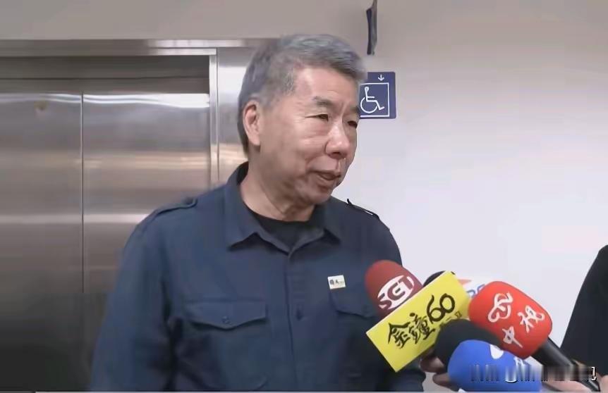 张亚中连选三次失败，宣布退出政坛，发文气愤悲凉！10月19日，张亚中写道：“我