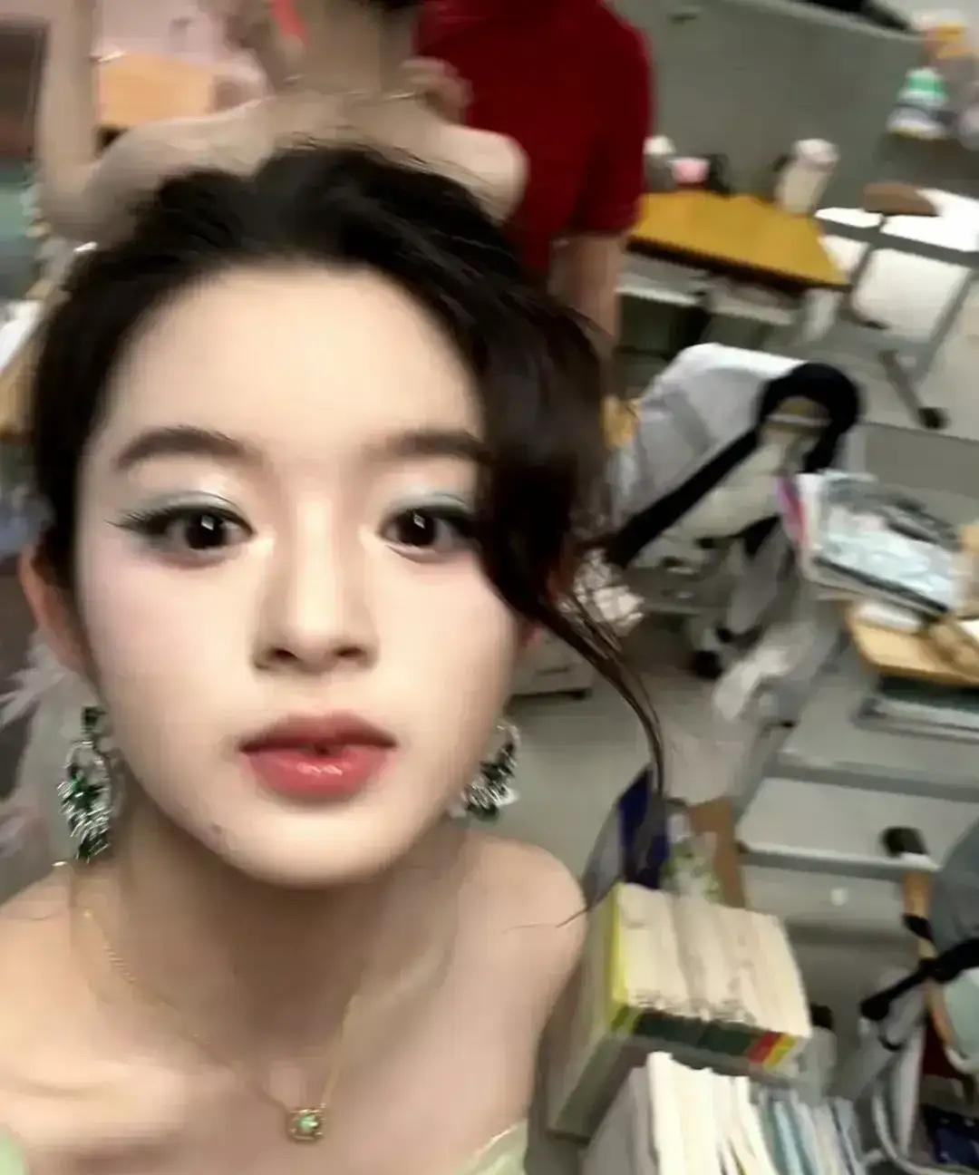 真是万万没想到，天价耳环竟然是假的，还是朋友送的，这朋友也是塑料朋友吧，居然送一