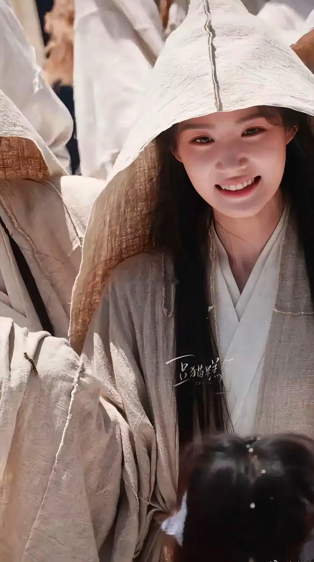 都没人发现这身上有蜈蚣吗好吓人啊想到李一桐那次了卢昱晓下沉口碑