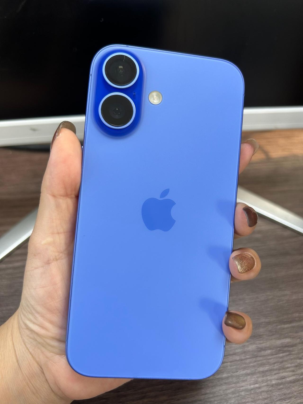 我猜应该还有好多人在用iPhone16吧？[呲牙笑]用了快2年多的iPhone