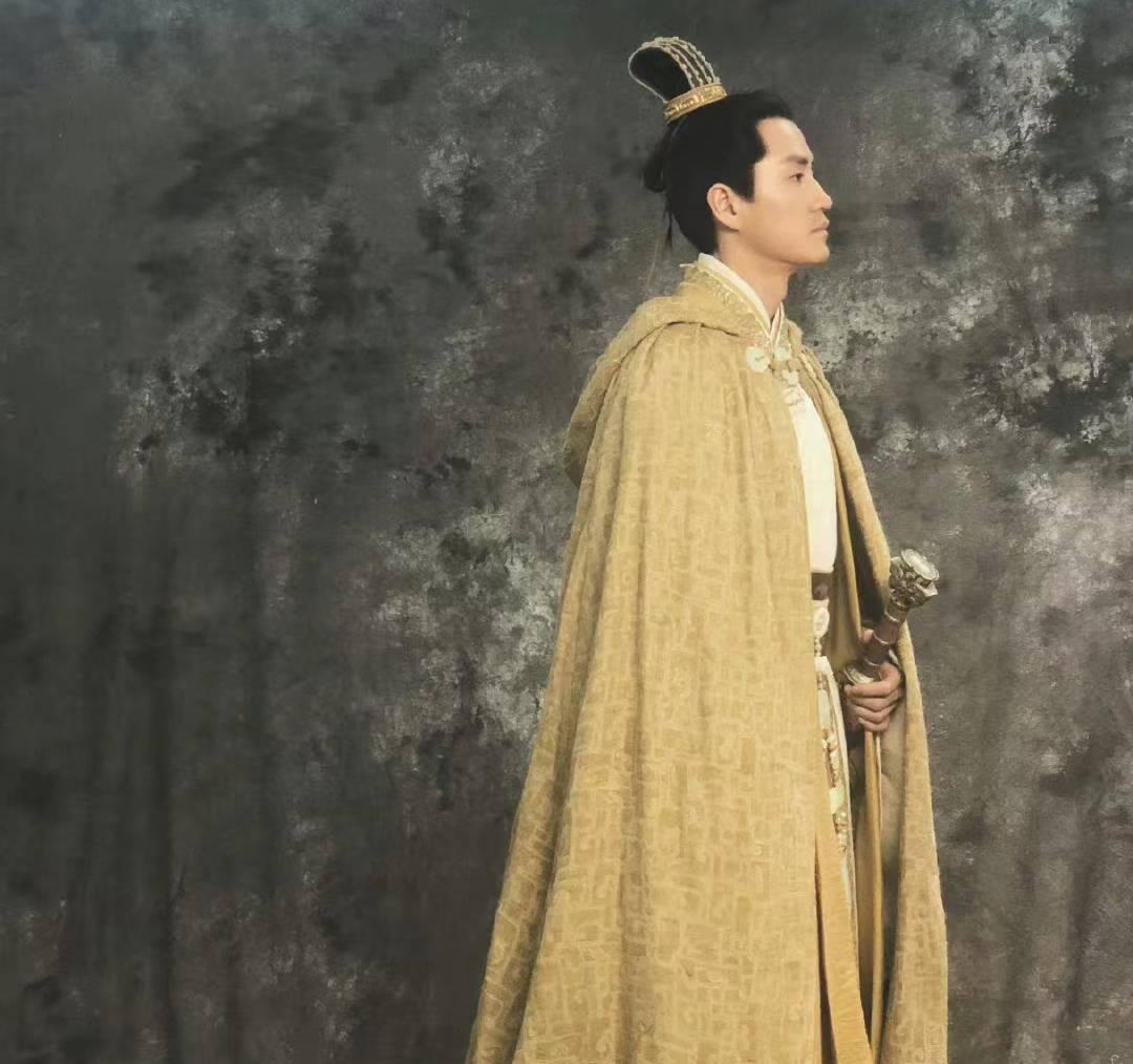 父亲叫姬昌，弟弟叫姬发，伯邑考为何名字特殊？历史上他结局如何？“伯邑考”