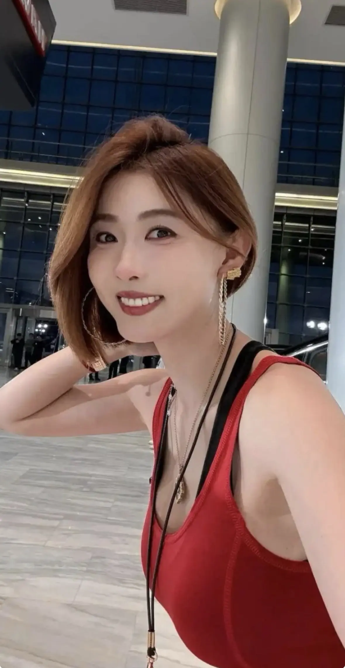 聂小雨 极品车模