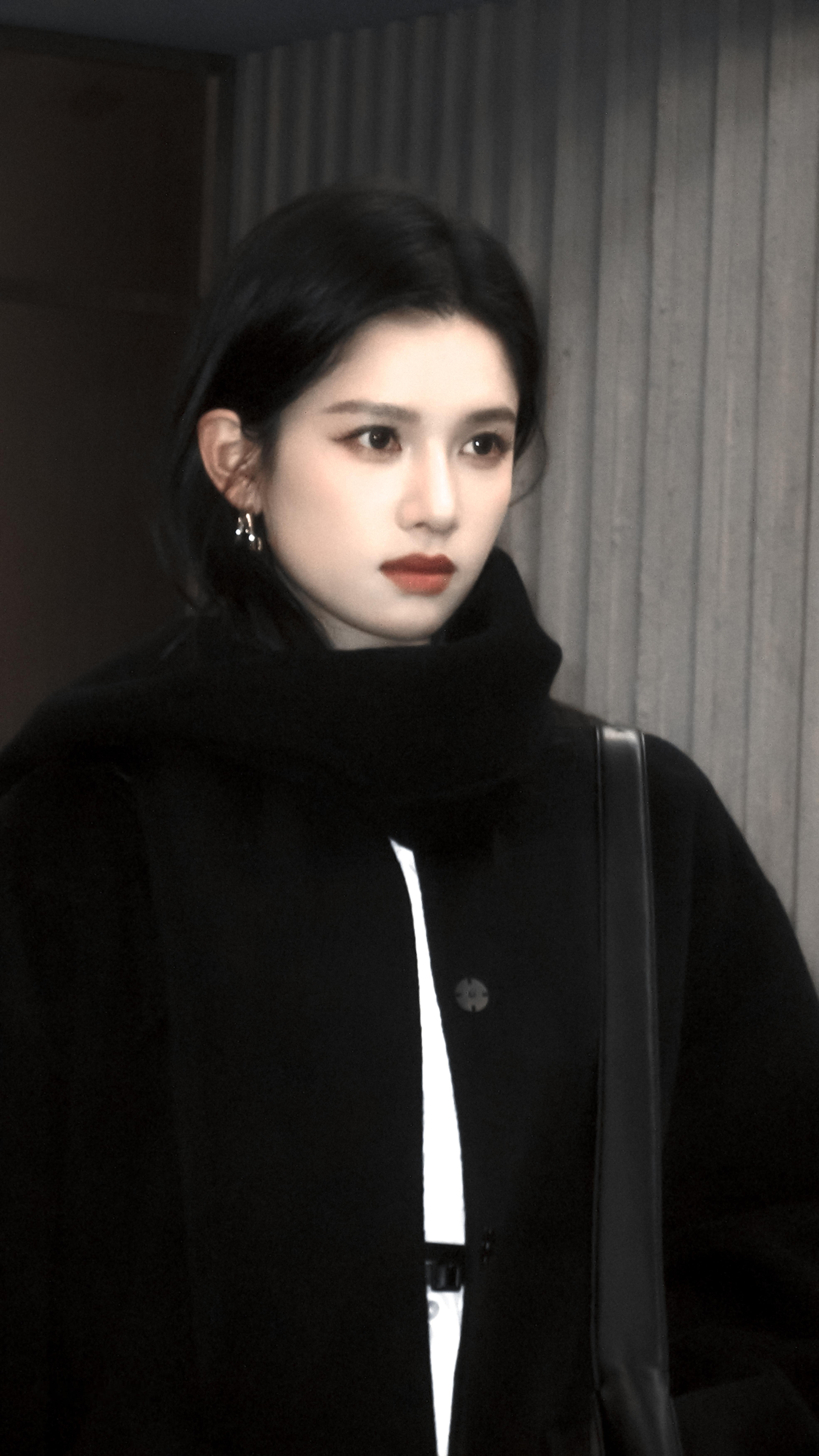 张婧仪/🖤张婧仪野狗骨头​​​