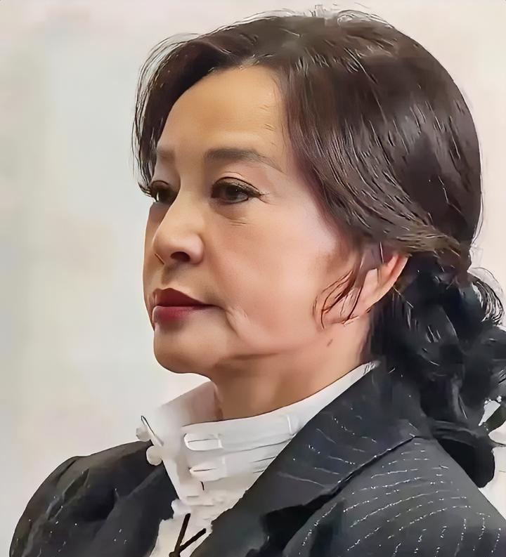 刘晓庆的判决书晒出来了9月1号，王耀把终审判决书直接放到了社交平台。刘晓庆