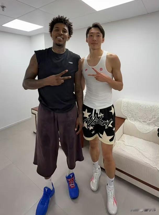 尼克杨谈白晶：“他很不错，确实是有一定的实力，不愧是能在狄龙头上拿70分的球