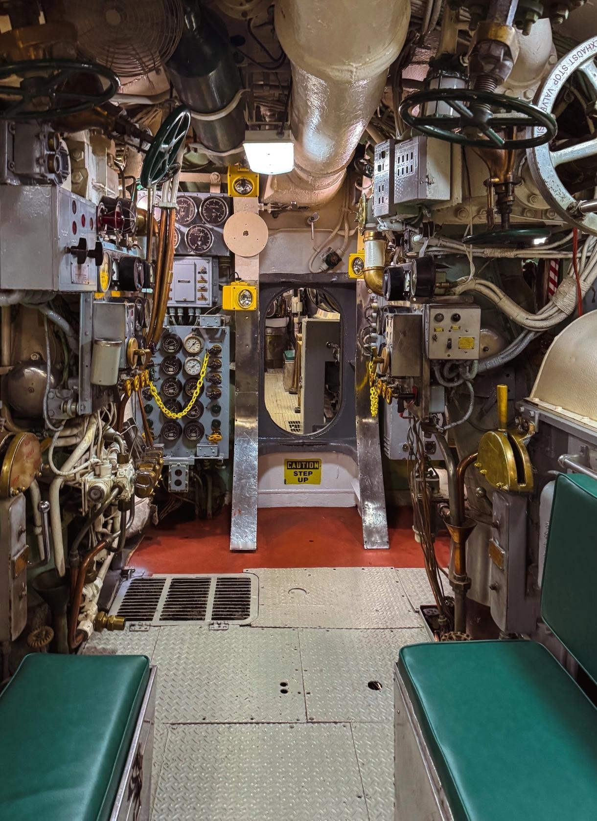 核潜艇的“无限续航”只存在于理论中，现实里90天，已是水下部署的极限，真正的瓶颈