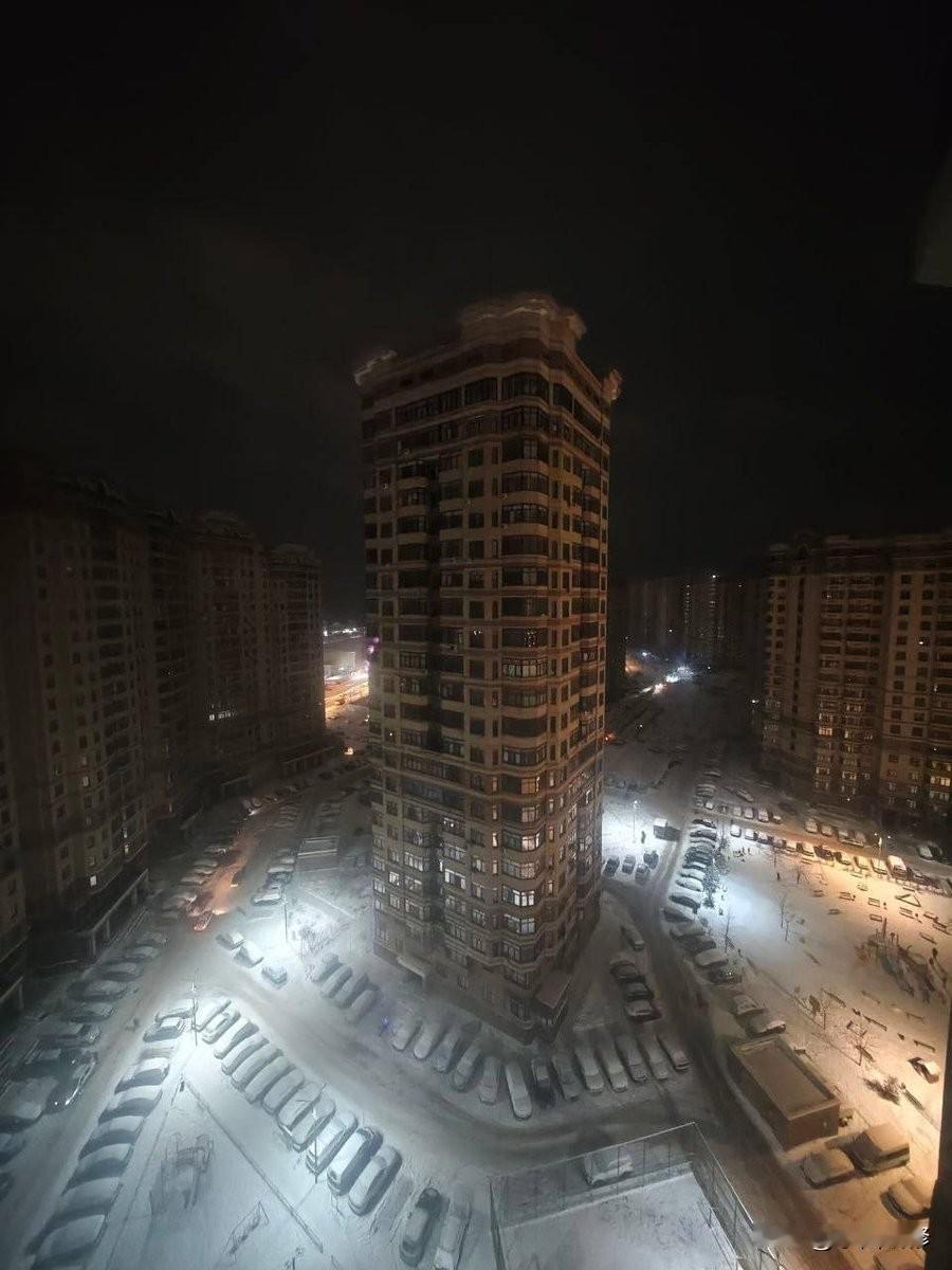 莫斯科遭无人机袭击大规模停电12月30日夜至31日凌晨，根据俄罗斯媒体报道，