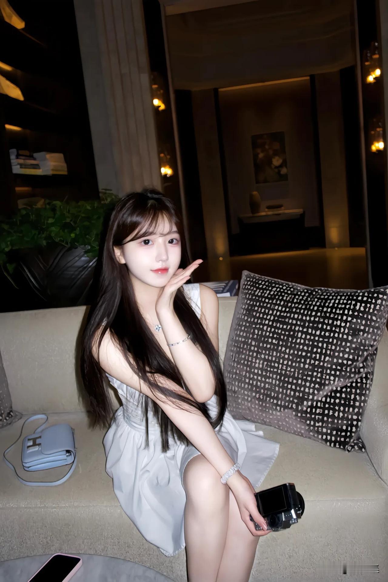 优雅少女，轻奢生活，时尚自拍，精致时光。