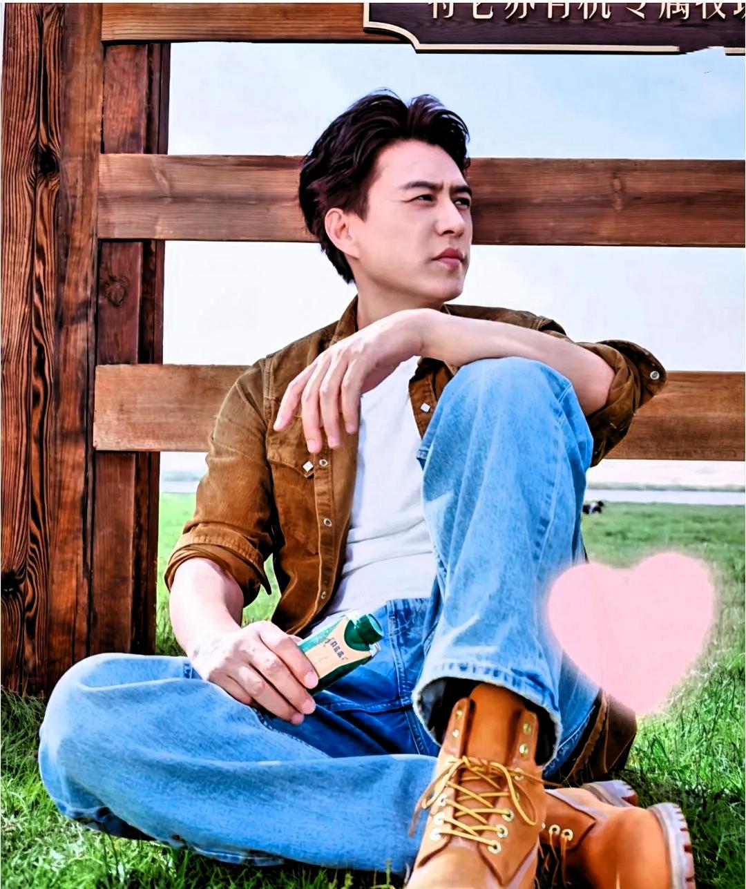 中戏这回是动真格的了，直接倒查五年！起因就是靳东那位博士生导师，居然主动自首