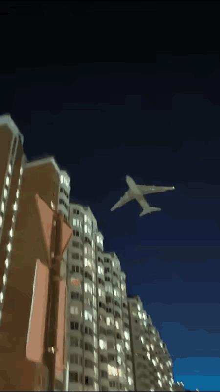乌克兰无人机群再度报复莫斯科！乌克兰的胆子越来越大了，再度越过红线，用无人机大
