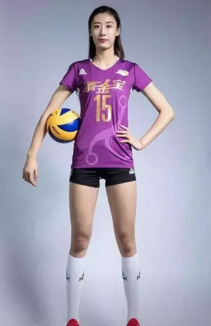 张籽萱对王媛媛缺乏信任吗？看了几场中国女排的比赛，发现一个奇怪的现象。那就是二