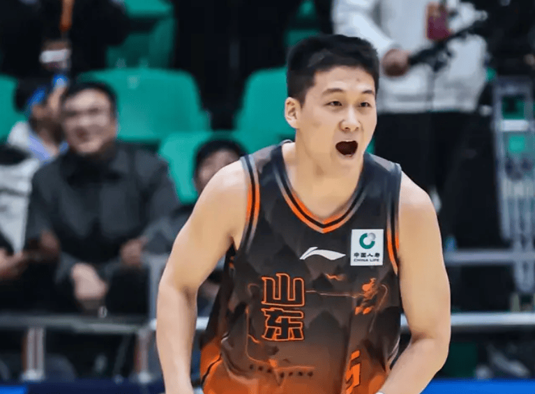 3分钟11分! 王证生涯第二场比赛出战3分42秒, 贡献11分1助