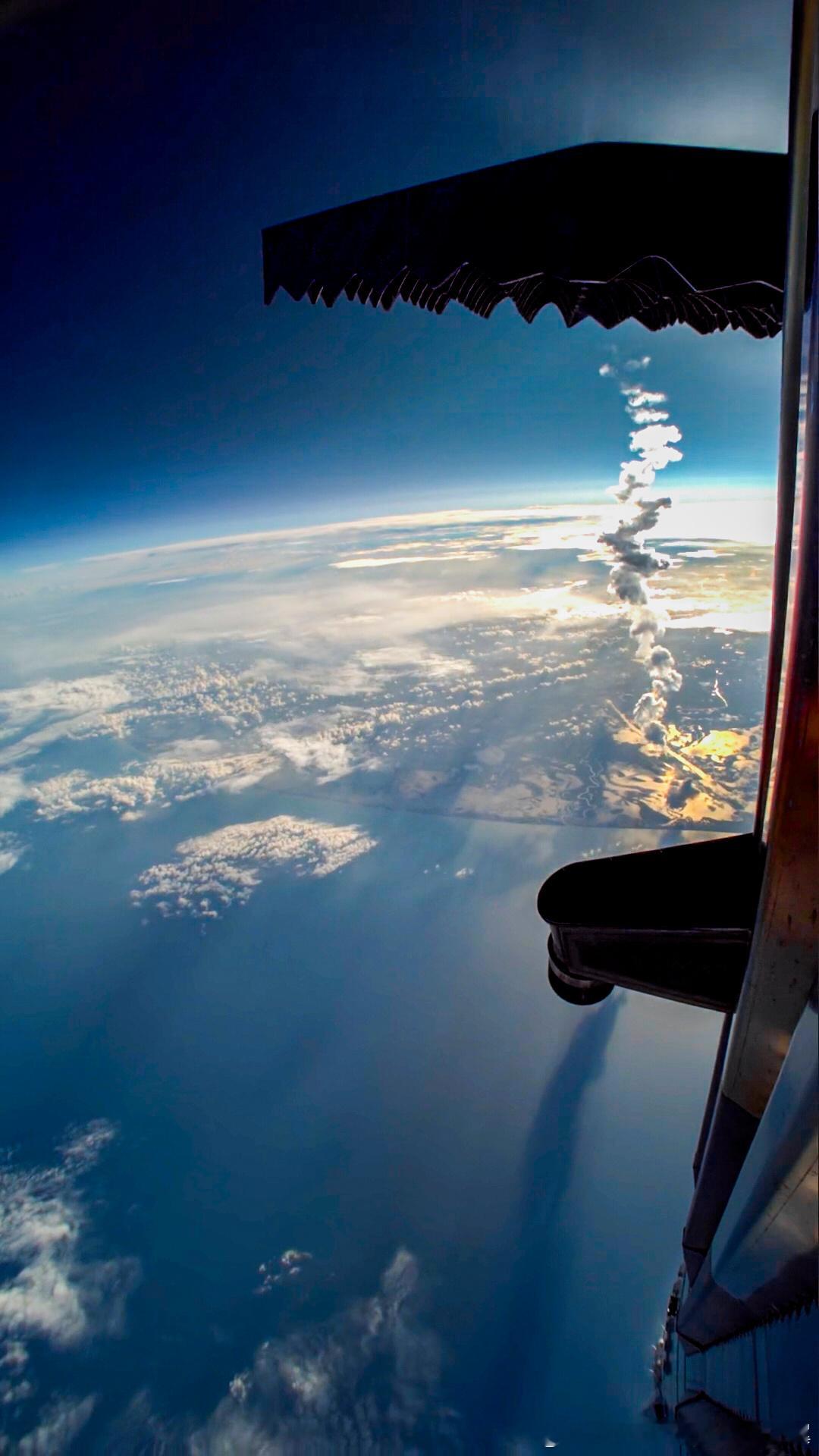星舰第10次试飞中的太空风景​​​