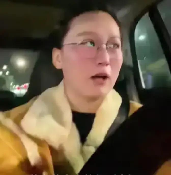 考公姐”底裤被扒穿，彻底社会性死亡！🤫合肥近十万粉的博主“考公姐”，没等