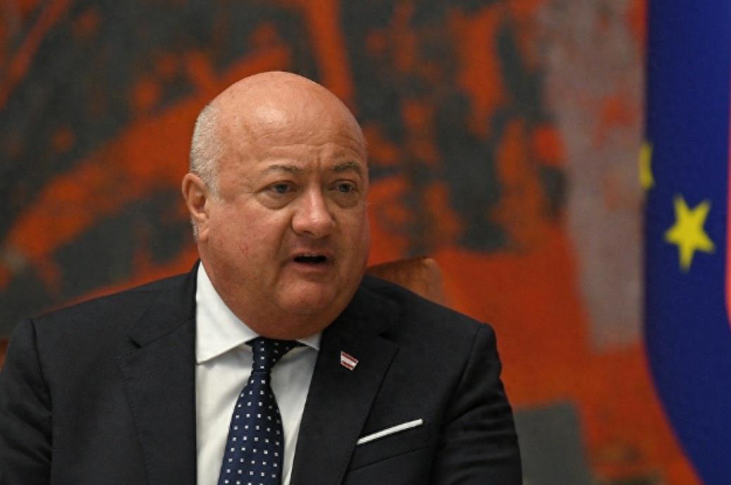 国际圈最近爆出大猛料，美国这波操作真是让人看不懂，居然被扒出想偷偷拆分欧盟，拉拢