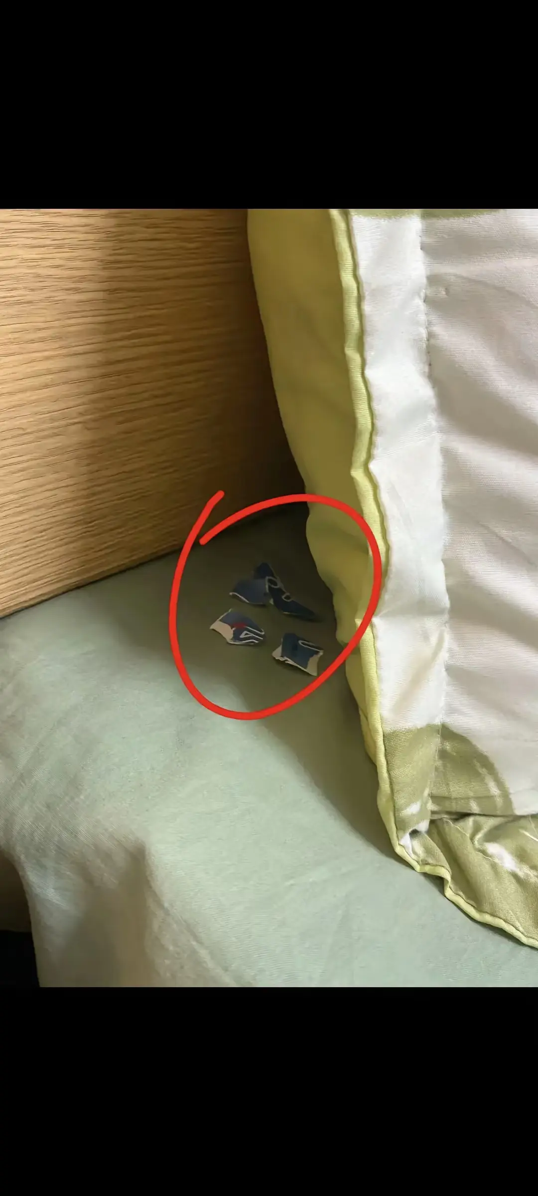 妹妹卧室发现的，要告诉爸妈吗？