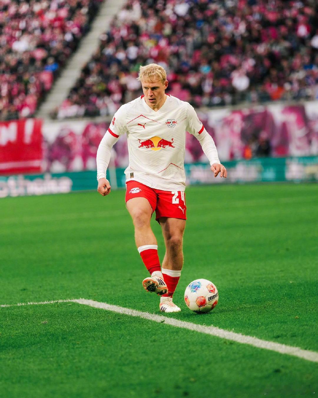 【免费球员】莱比锡宣布，28岁的奥地利中场施拉格尔将在本赛季结束后自由身离队。据