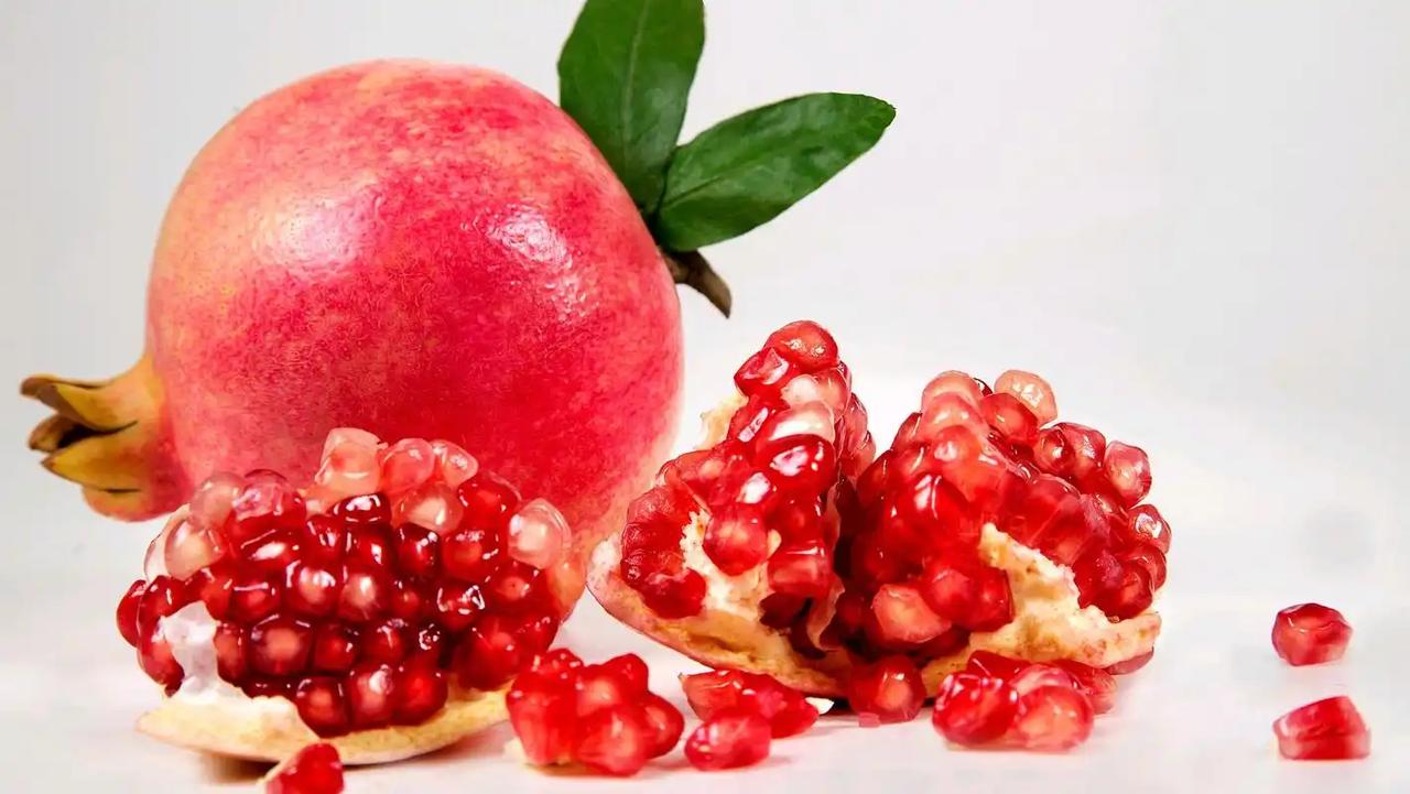 石榴能降低空腹血糖、胰岛素水平，改善胰岛素抵抗指数？真的假的？金秋时节，石榴挂