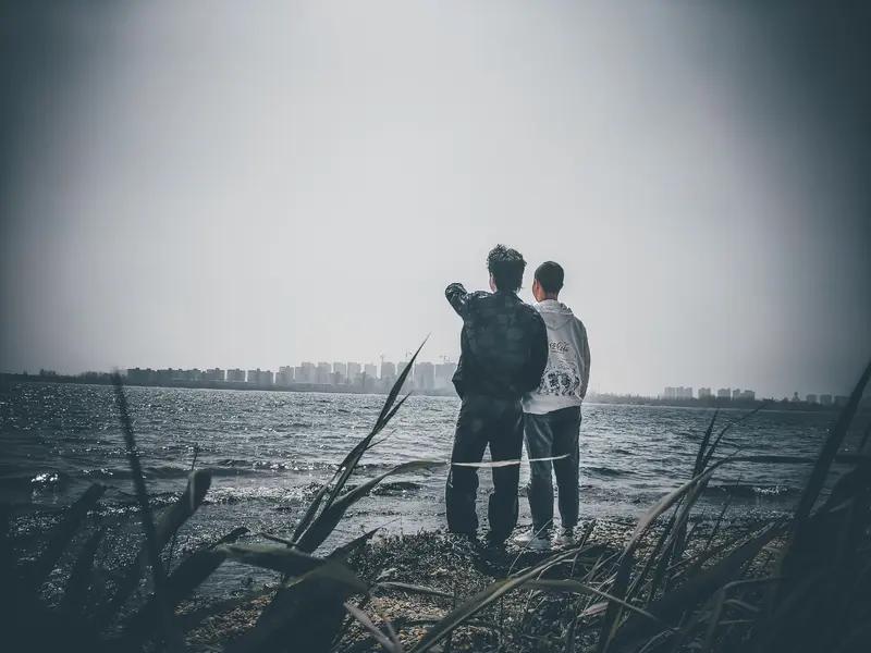 有男闺蜜的女生，圈子就一定乱吗？我看未必。我有个女性朋友，她就有男闺蜜，俩人从