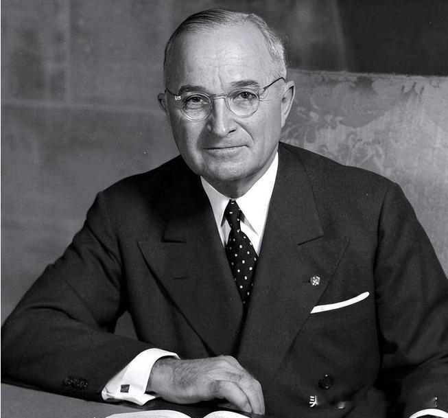 把援华物资卖了去支持竞选对手杜威，怪不得杜鲁门当选后要放弃蒋介石。一直以来，