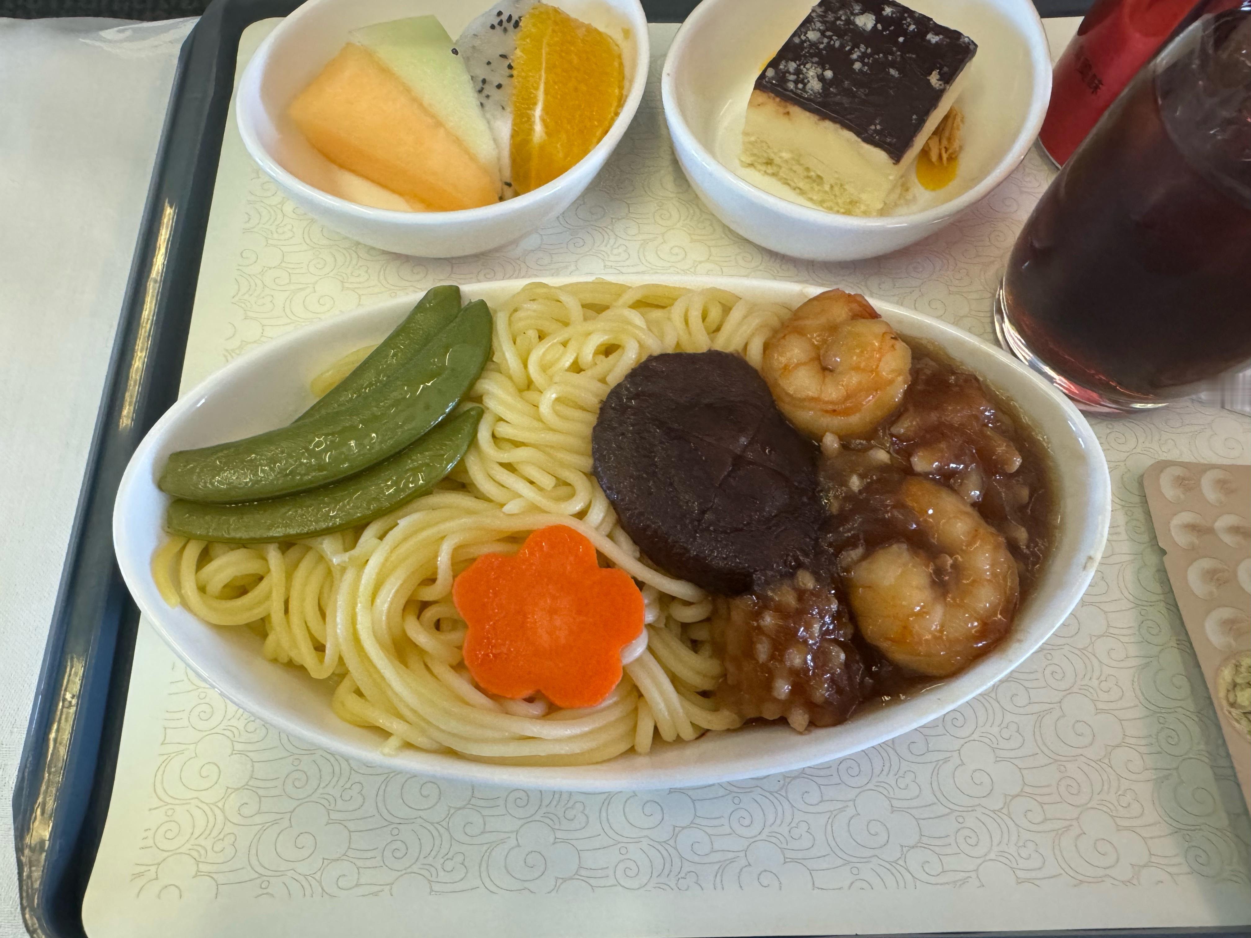 回天津的飞机餐都是海鲜捞面，还没到就感受到天津味er了。​​​