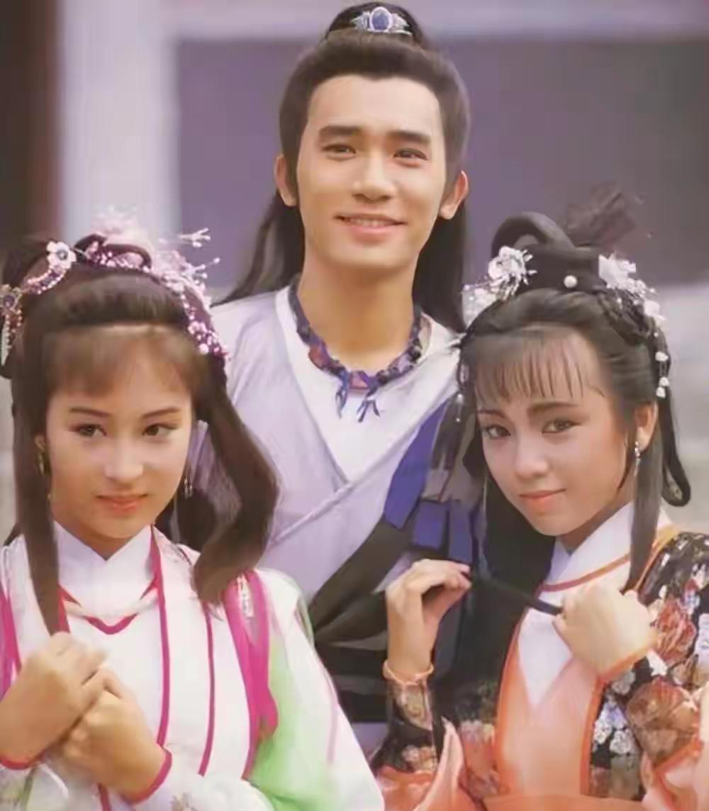 她59岁还没结婚，不是因为没人要。30岁那年，她在记者镜头前崩溃。全港小报的