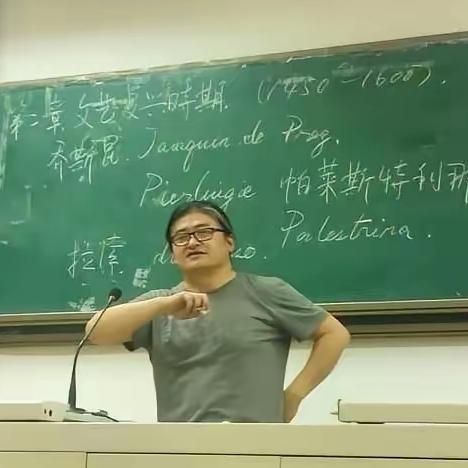 刘欢老师任教期间十分低调很多人只记住舞台上光芒四射的刘欢，却忽略了他讲台之上