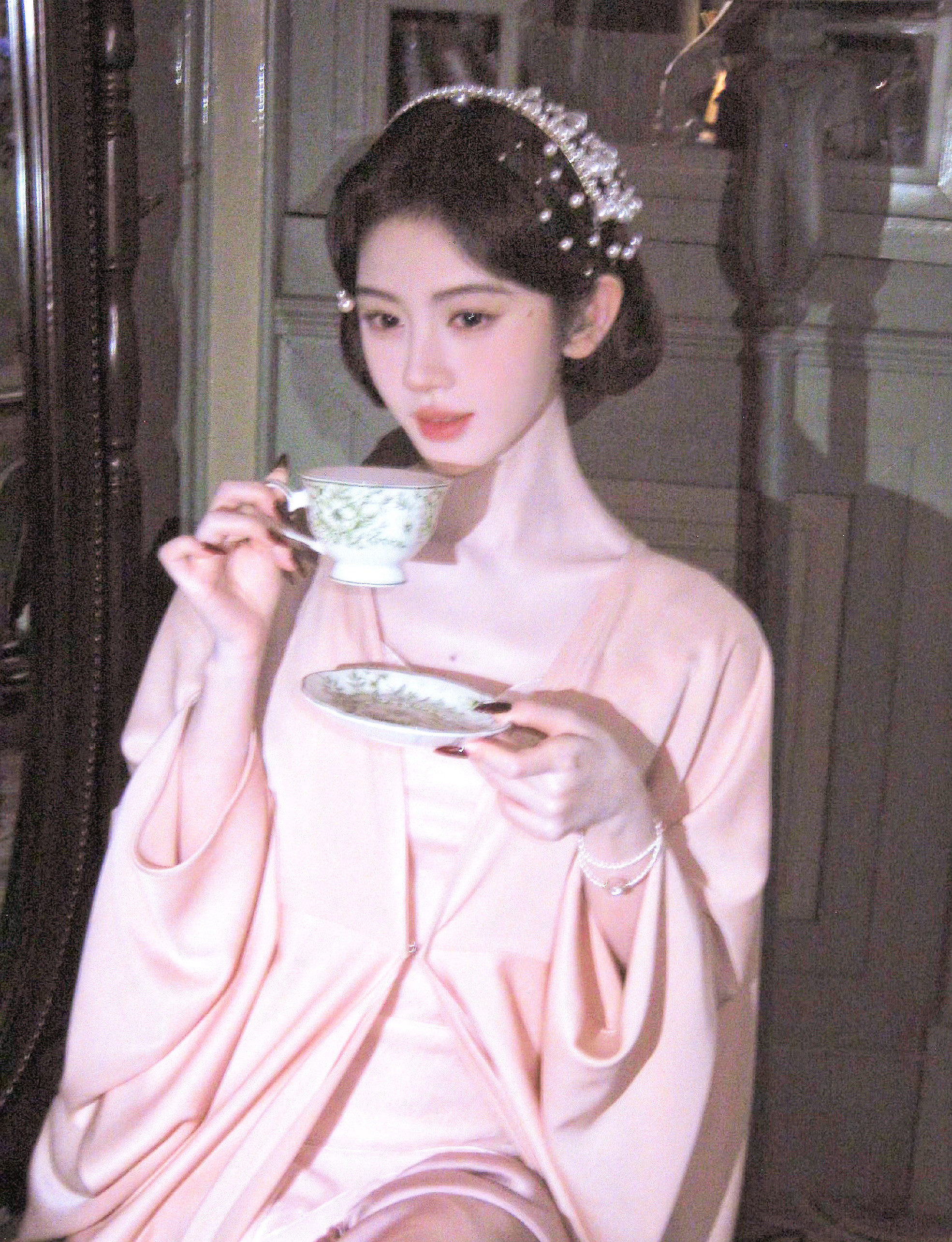 天呐苏绿夏这套粉色真的有点太惊艳了好温柔好温婉的妈咪🥹😵💫