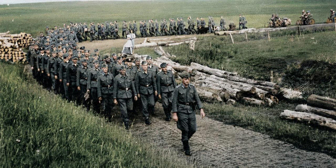 1945年6月11日，荷兰斯希蒙尼克岛上的最后一批德军士兵被俘。许多德军在加拿大