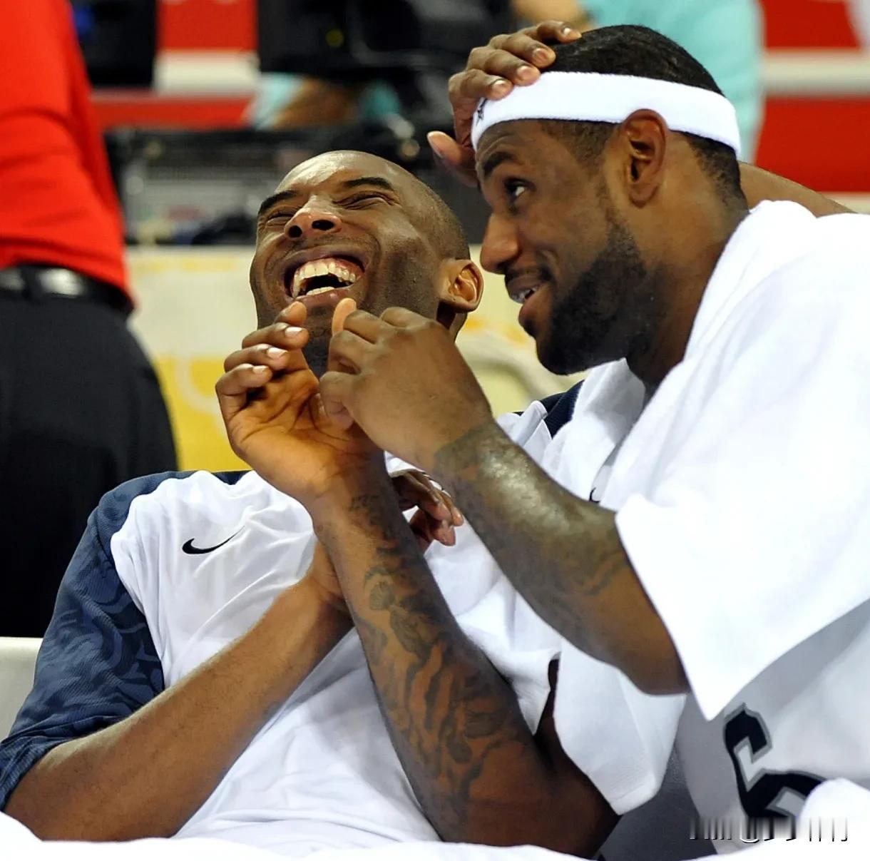 艰难的选择题，选择詹姆斯，还是科比当队友？小南斯话语一出，这一次，就连科比球迷，