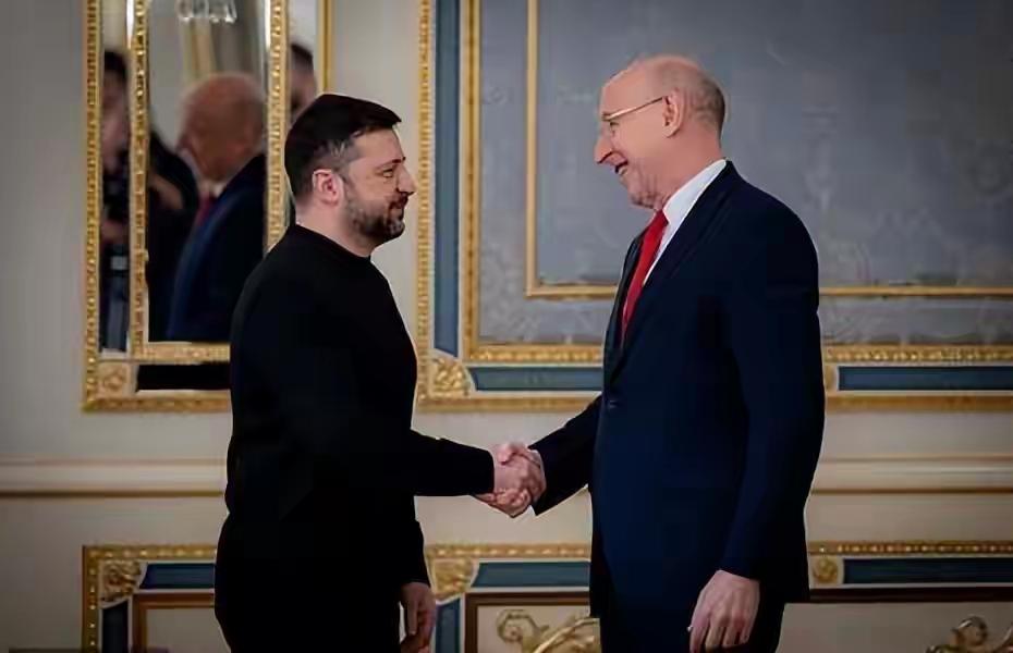 英国将为乌克兰打造可携带200公斤弹头、射程远至莫斯科的导弹。英国计划向乌克