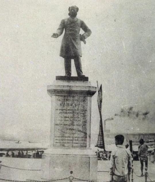 巴夏礼使团事件，1860年清政府与英法在北京通州谈判，因洋人使团拒绝下跪被定为藐