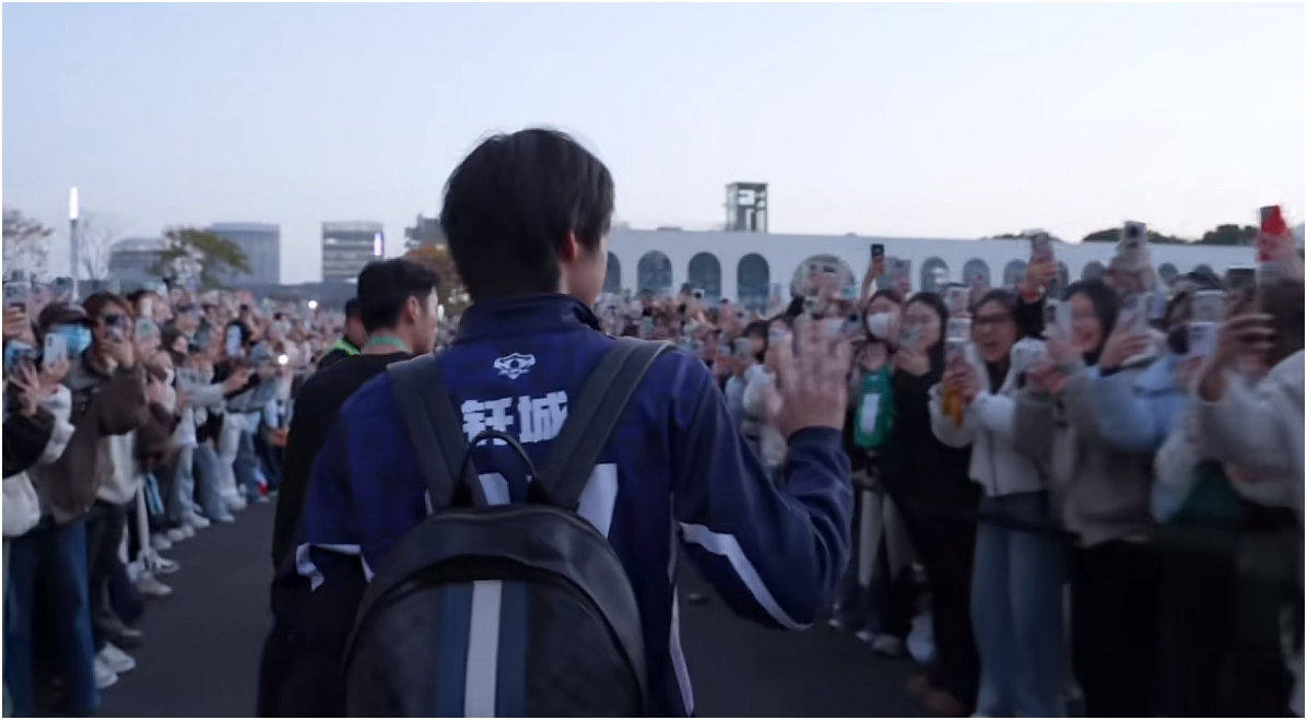 搞得我又想追kpl了